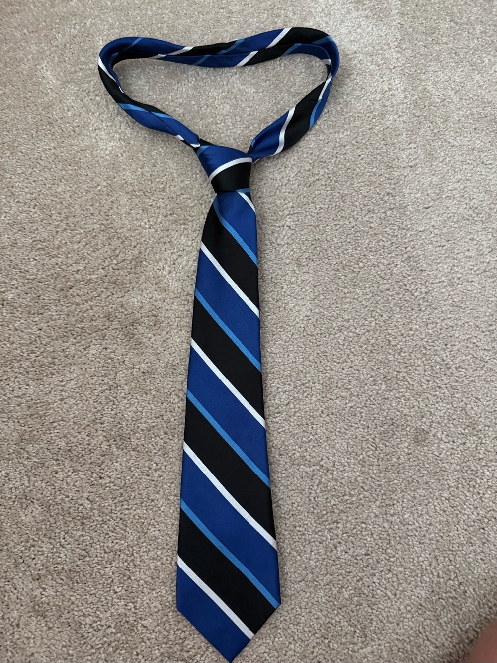 Menโs tie